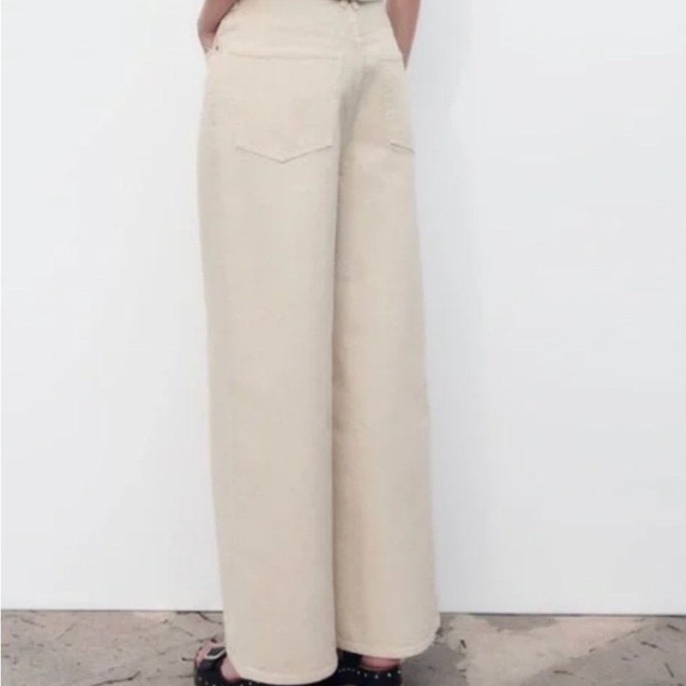 ZARA Mid Rise Loose Fit Denim Ecru - Picture 2 of 15